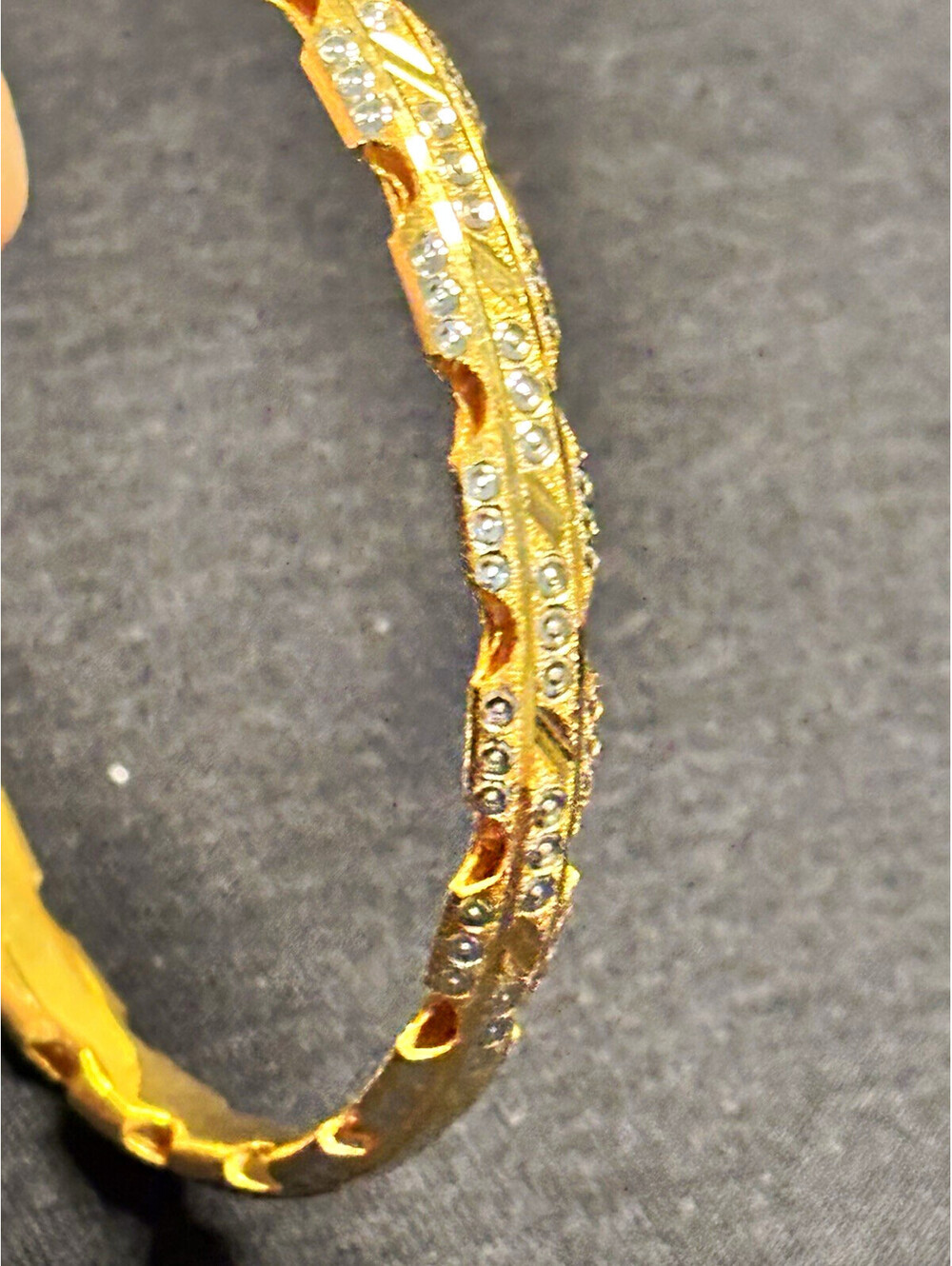 21K 875 Solid Gold Bangle Bracelet 13.05g Two Tone 8.5” Estate High Karat